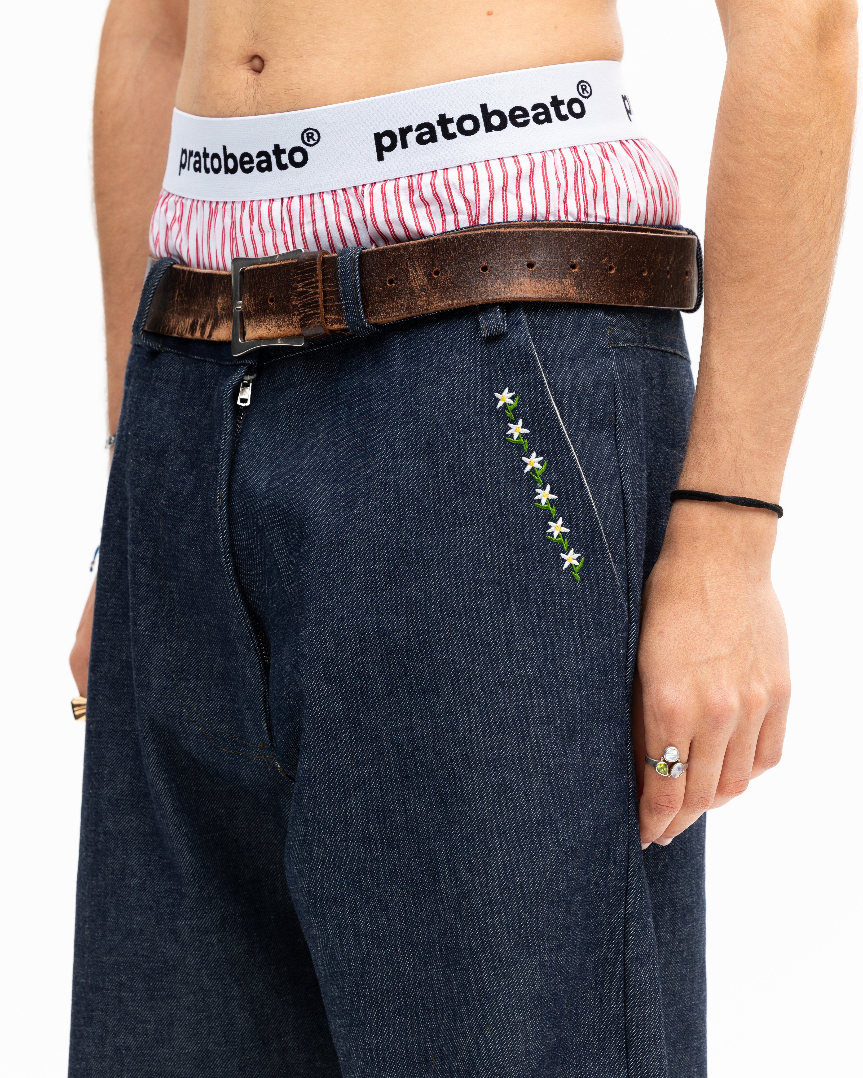 FLOWERED  RAW DENIM