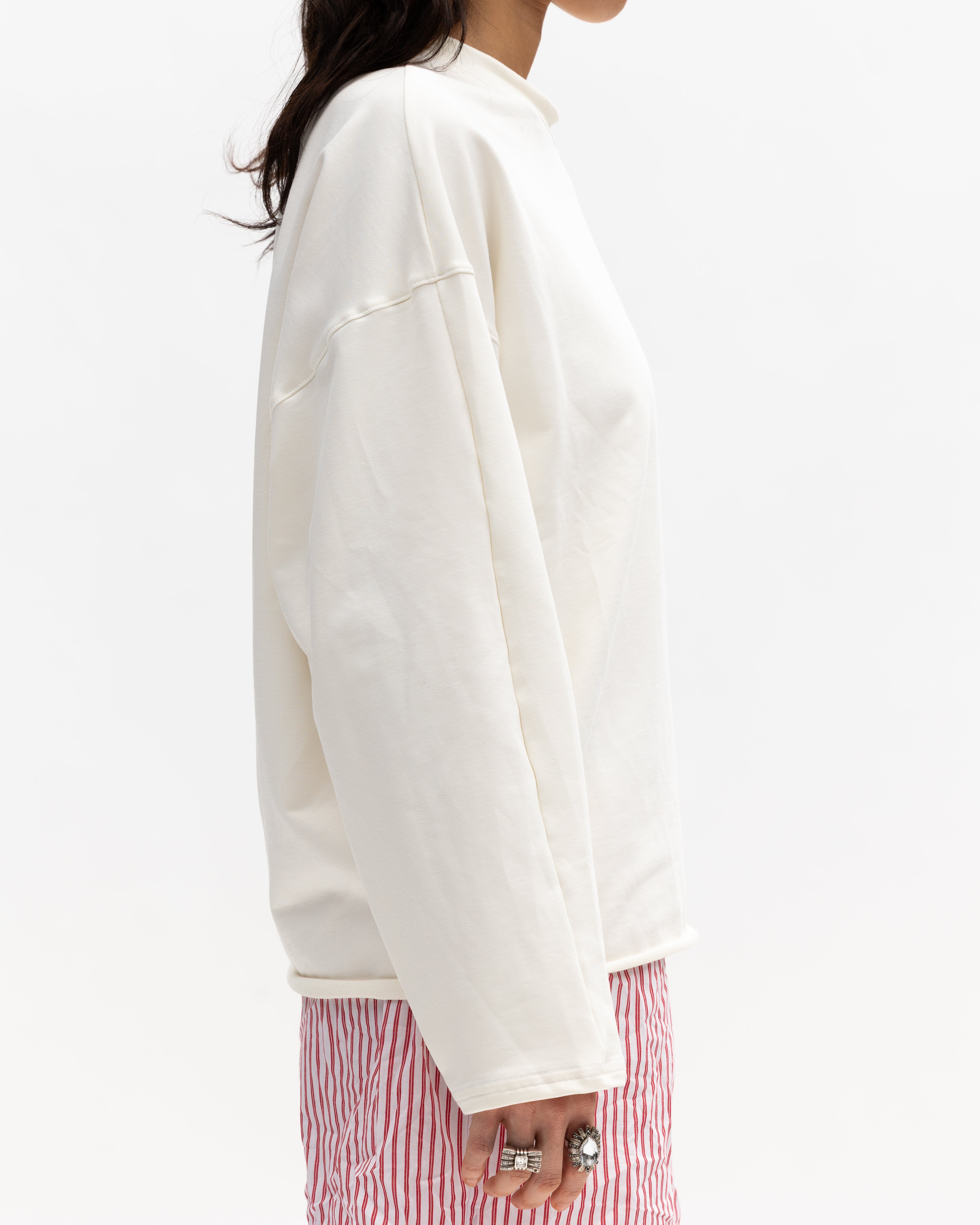 WHITE LOGO LONGSLEEVE
